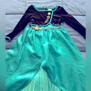 Girl’s Anna dress from Disney size 4 - 6x